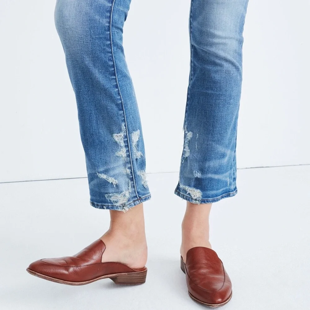 Madewell Petite Cali Demi-Boot Jeans in Bess Wash: Button-Front Edition - Picture 2 of 10